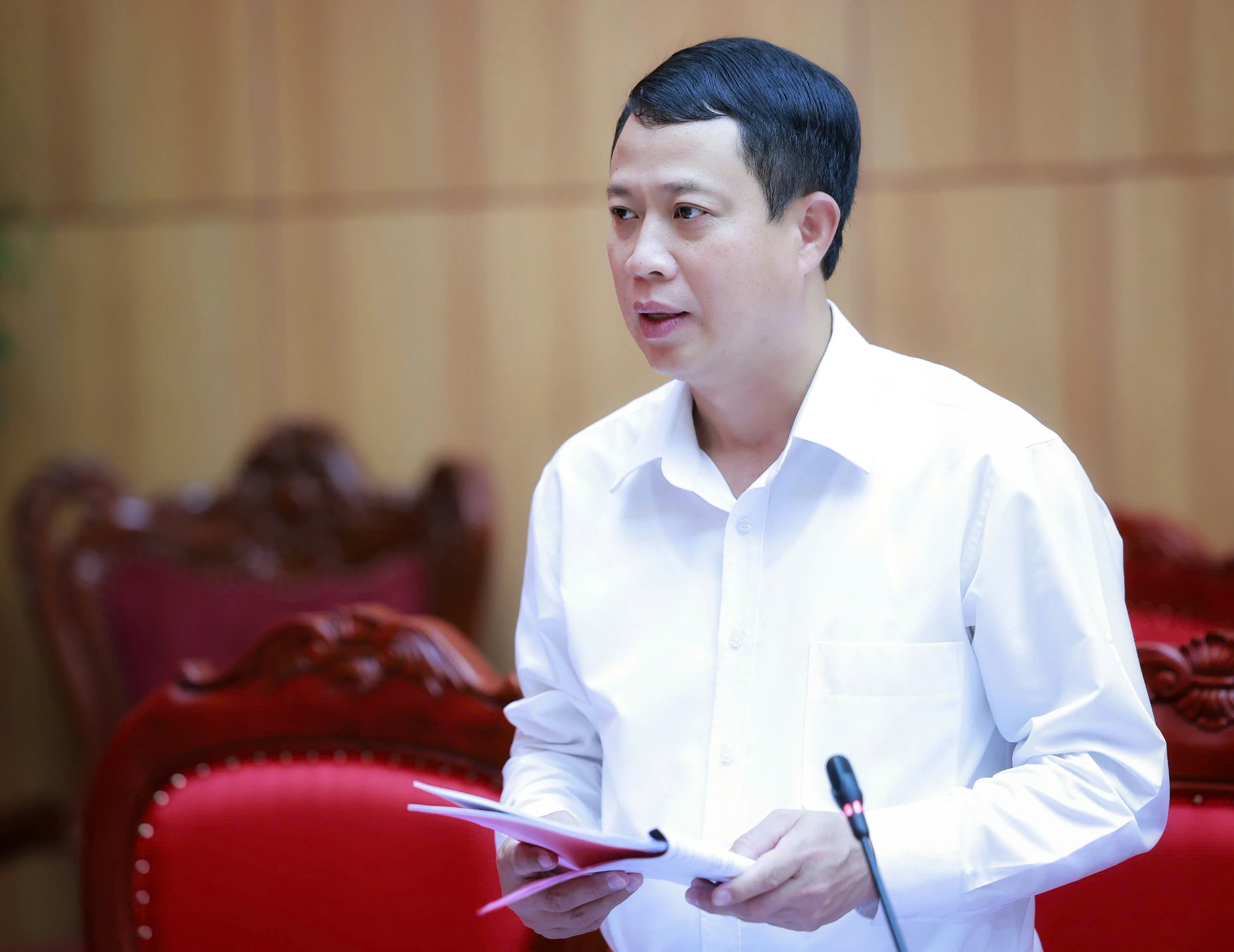 Bí thư Tỉnh ủy Đặng Xuân Phong và Tổ công tác số 1 chỉ đạo, duyệt Văn kiện Đại hội Đảng bộ trực thuộc, Đảng bộ các xã, phường