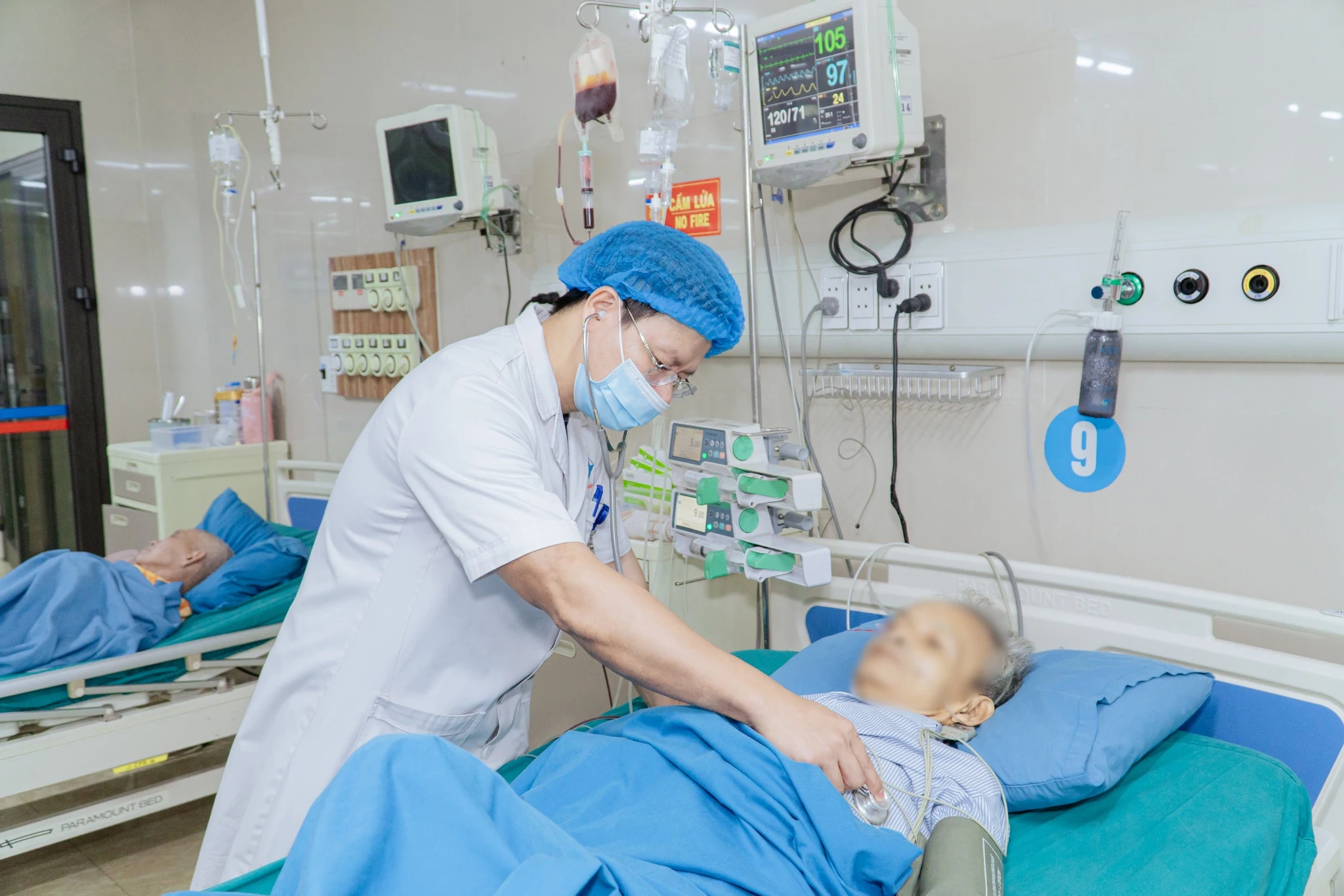 Nút mạch cầm máu cấp cứu thành công người bệnh vỡ u gan nguy kịch