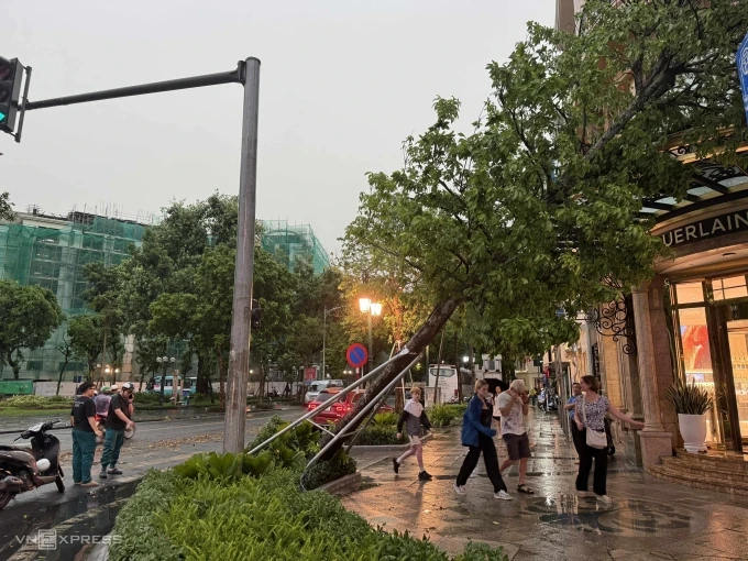 Phú Thọ cùng 6 tỉnh, thành hứng chịu siêu giông hiếm gặp