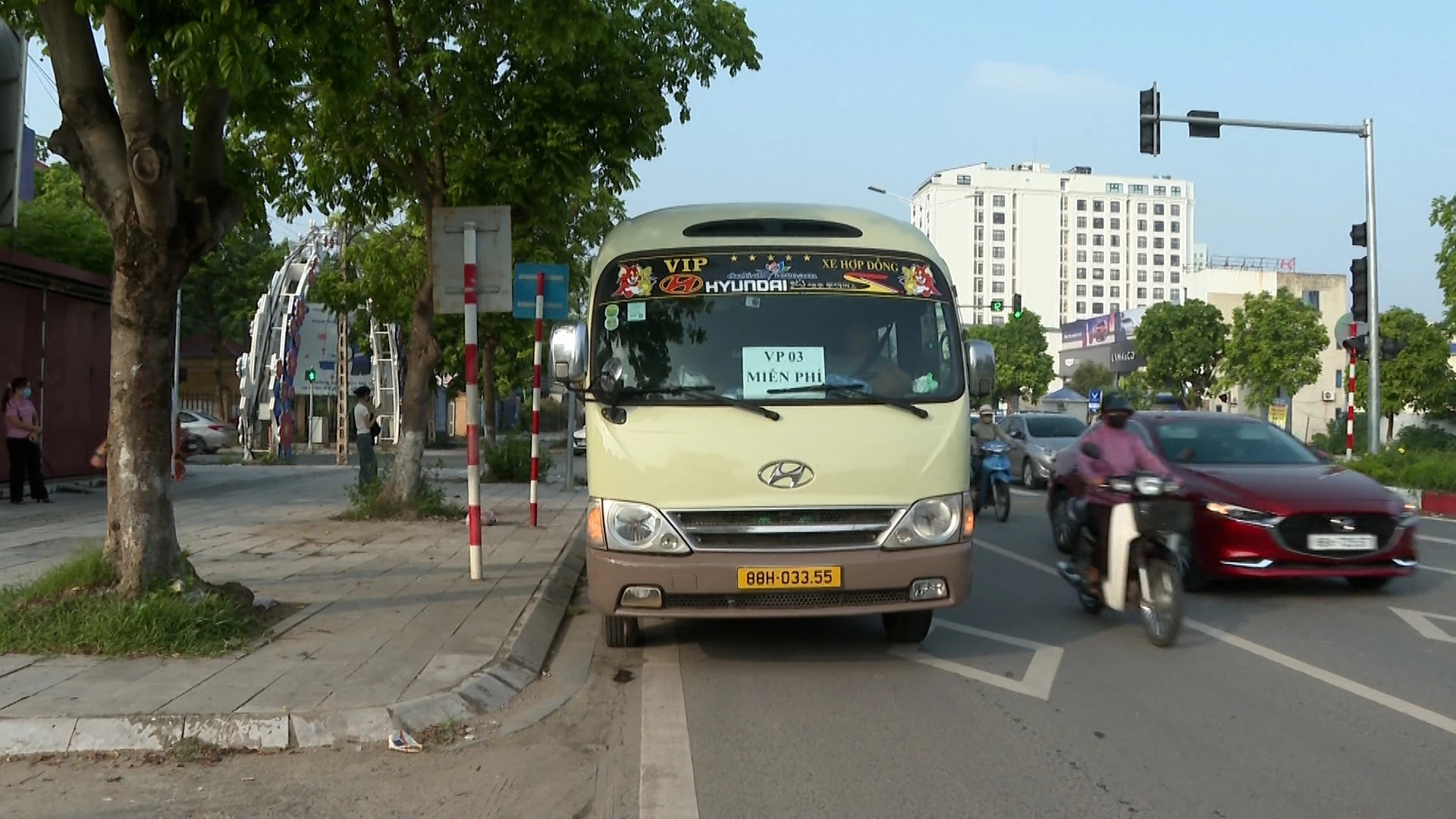 Xe buýt tuyến số 03 dừng hoạt động - Ảnh hưởng đi lại của công nhân, người lao động