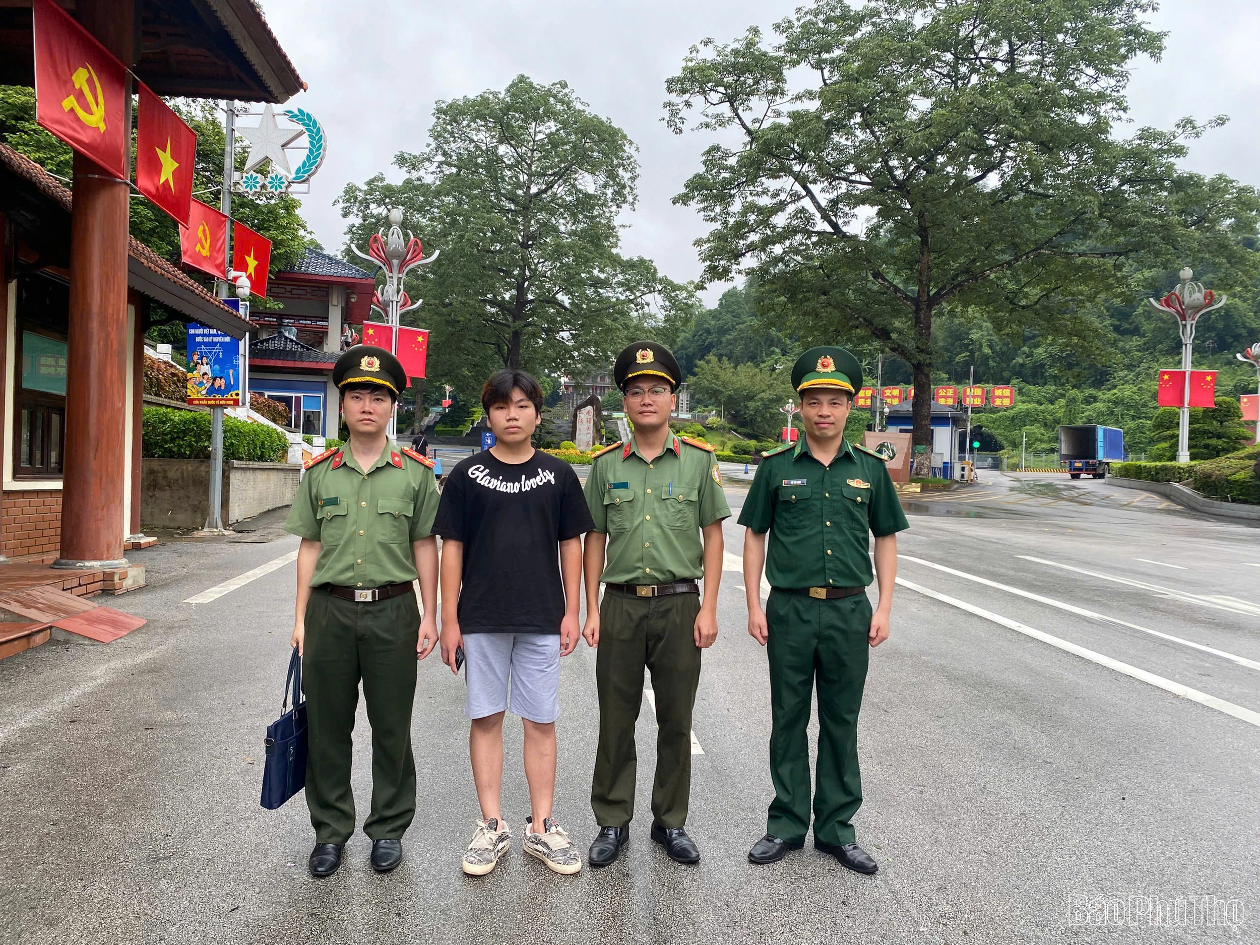 Tăng cường kiểm tra, phát hiện, ngăn chặn hoạt động tổ chức đưa người nước ngoài nhập cảnh trái phép Việt Nam để sang nước thứ ba