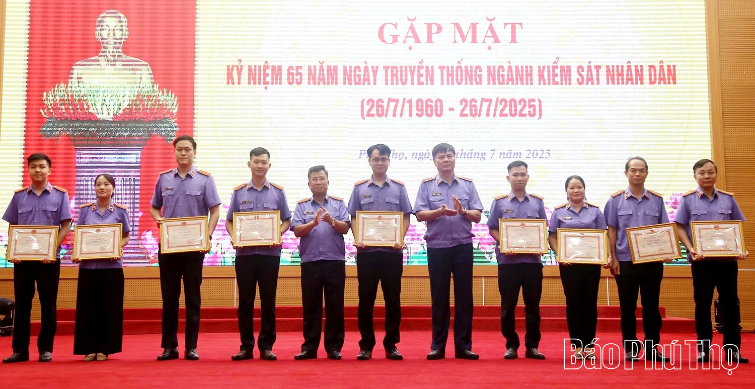 Gặp mặt kỷ niệm 65 năm Ngày truyền thống Ngành Kiểm sát nhân dân