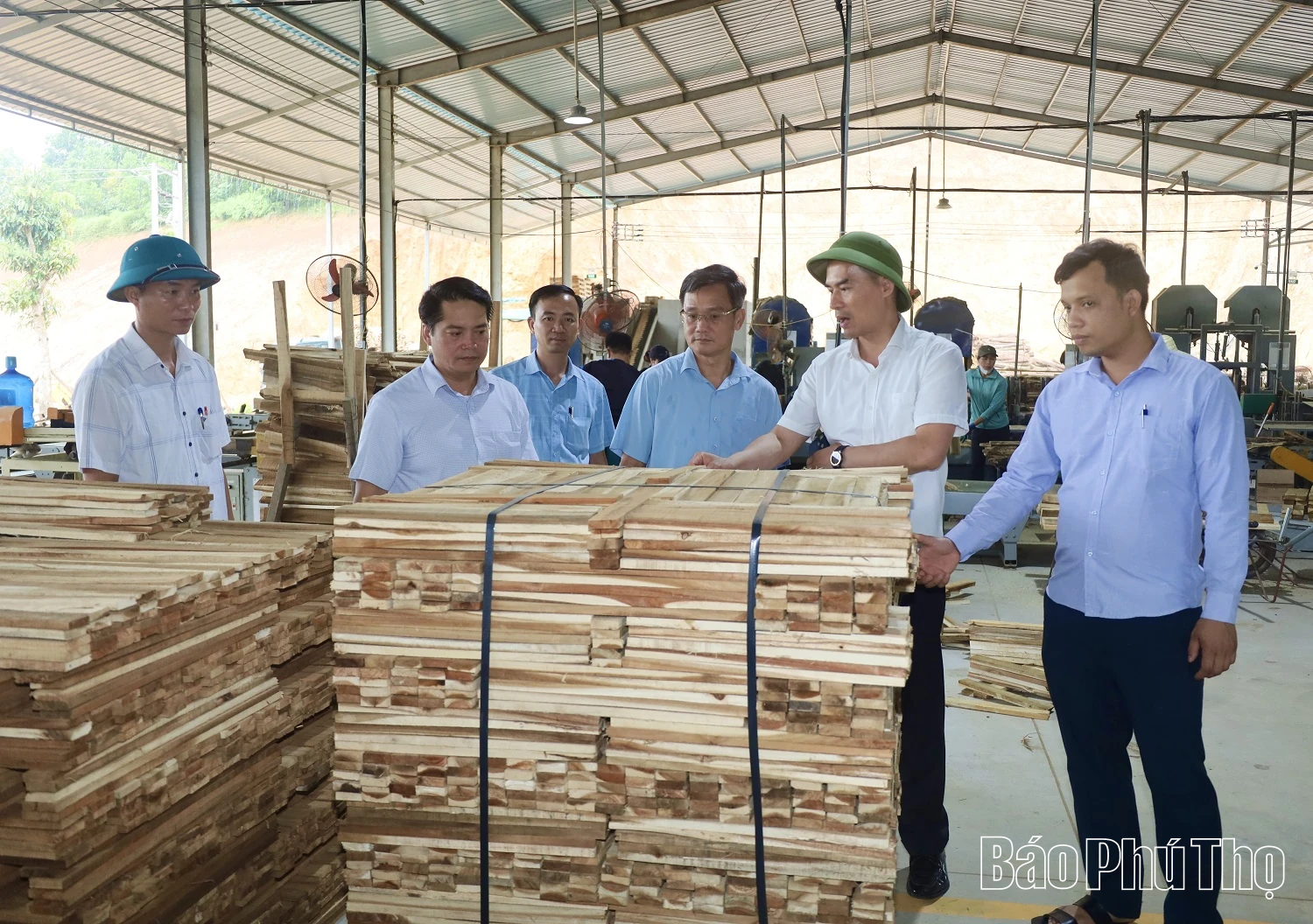 Đoàn kết, sáng tạo; đẩy mạnh thực hiện chuyển đổi số; huy động và sử dụng hiệu quả các nguồn lực, xây dựng xã Minh Hòa phát triển bền vững