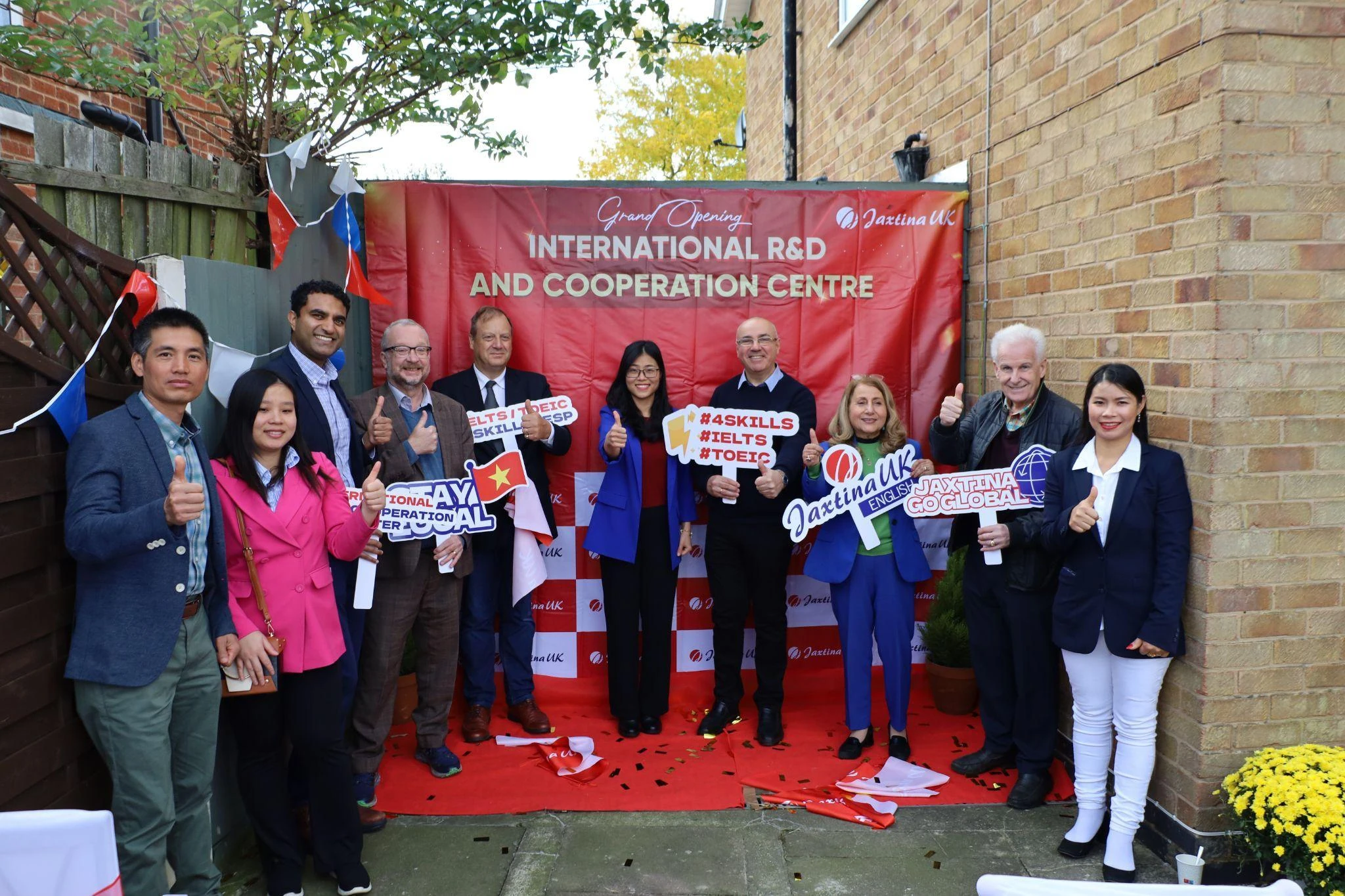 Jaxtina Tiên Phong Mở Trung Tâm Nghiên Cứu Tại Anh: Bước Đột Phá Trong Giáo Dục Tiếng Anh Việt Nam