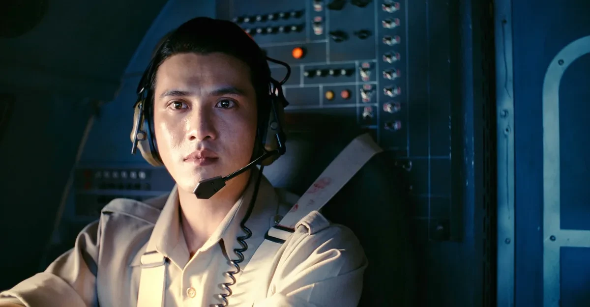 Cảnh đối đầu nghẹt thở của Thái Hòa và Thanh Sơn trong “Tử chiến trên không”