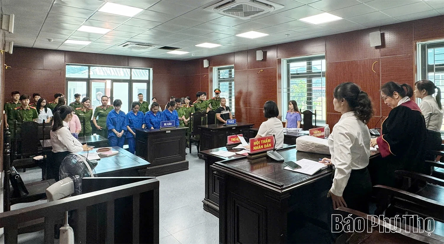 Mua bán trẻ sơ sinh, 4 bị cáo lĩnh tổng cộng hơn 31 năm tù