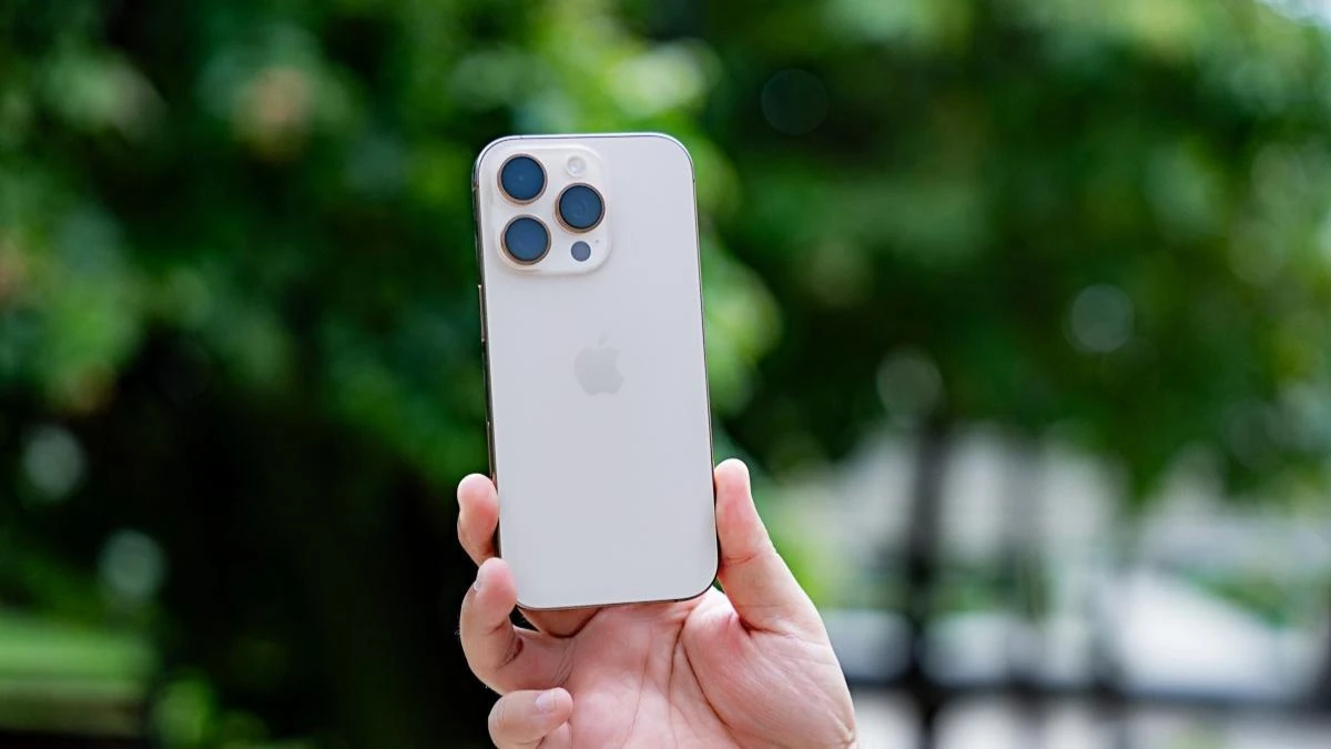 iPhone 16 Pro giá bao nhiêu? Pin trâu không?