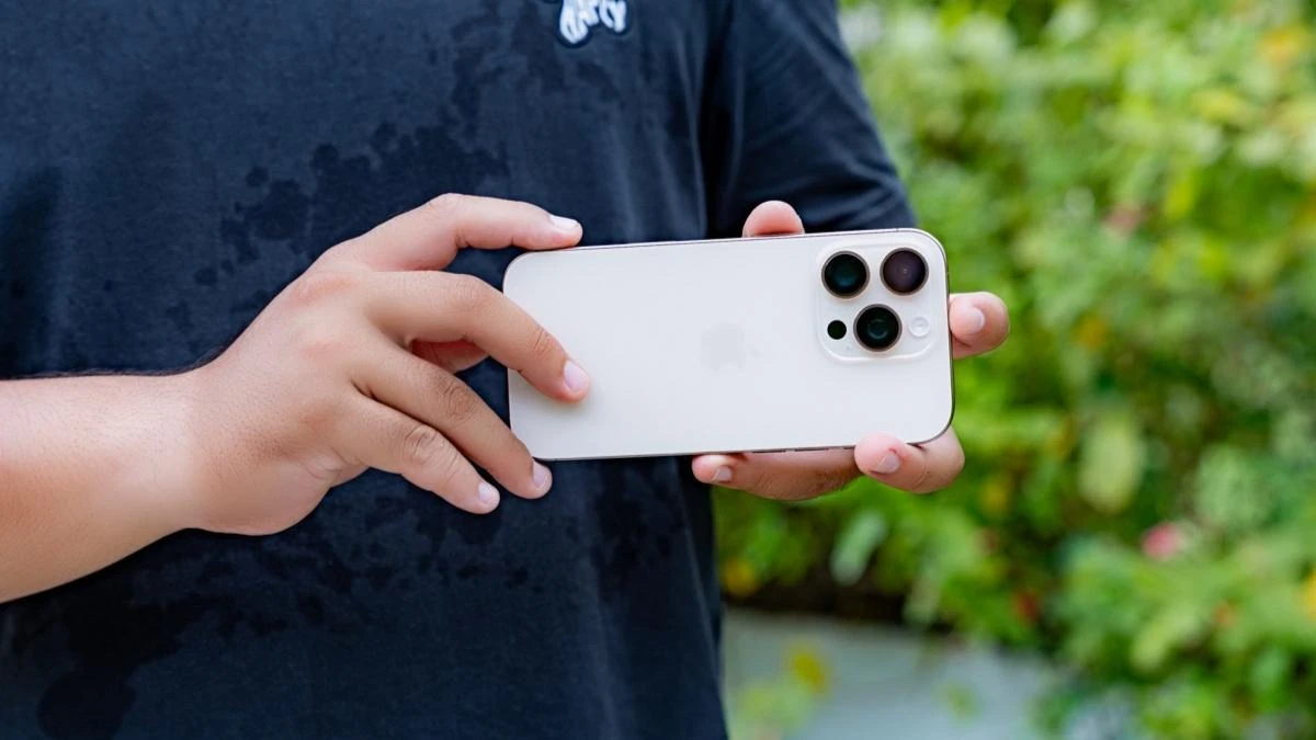 iPhone 16 Pro giá bao nhiêu? Pin trâu không?