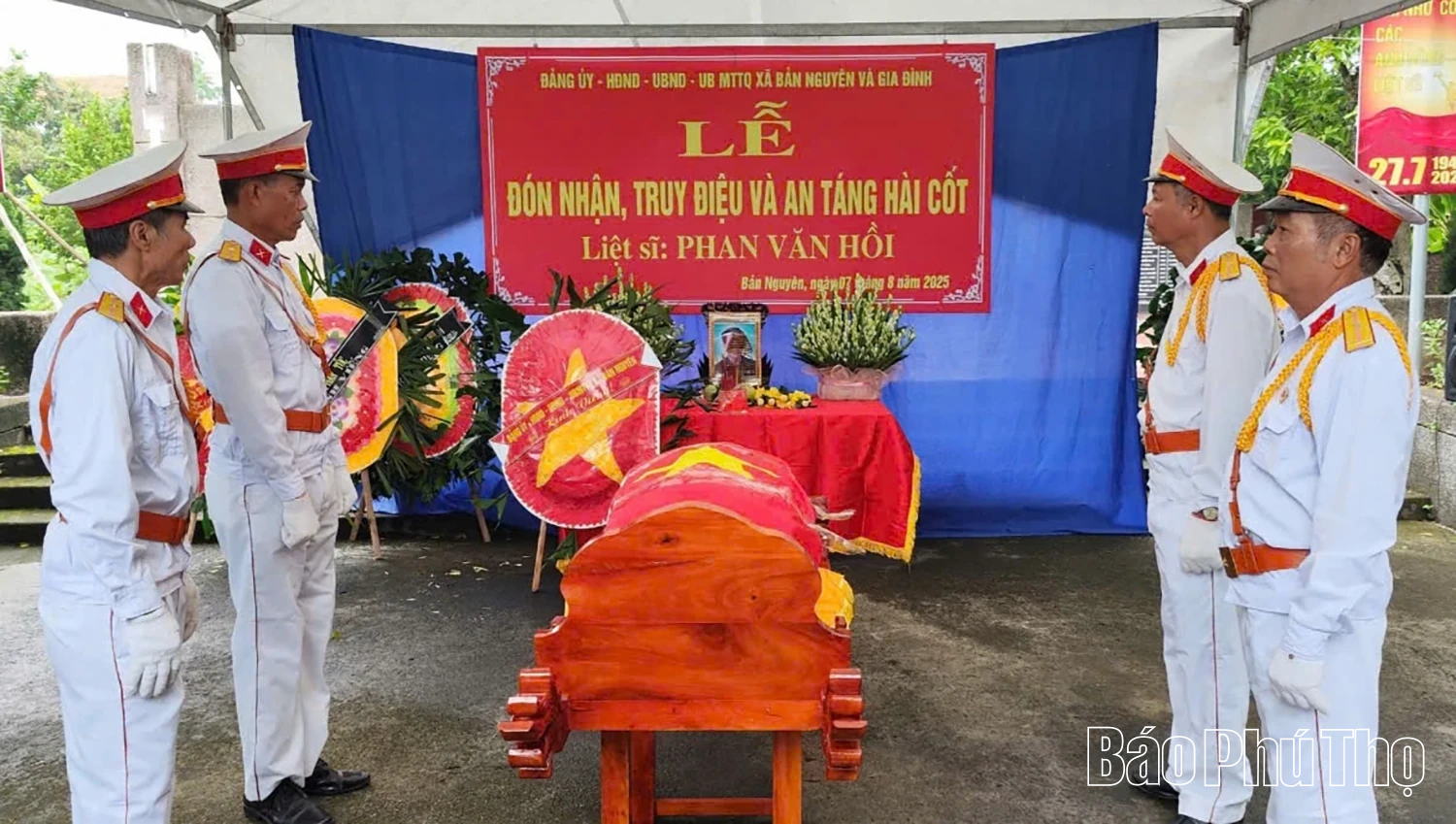 Liệt sĩ Phan Văn Hồi được an táng tại nghĩa trang quê nhà sau 52 năm hy sinh