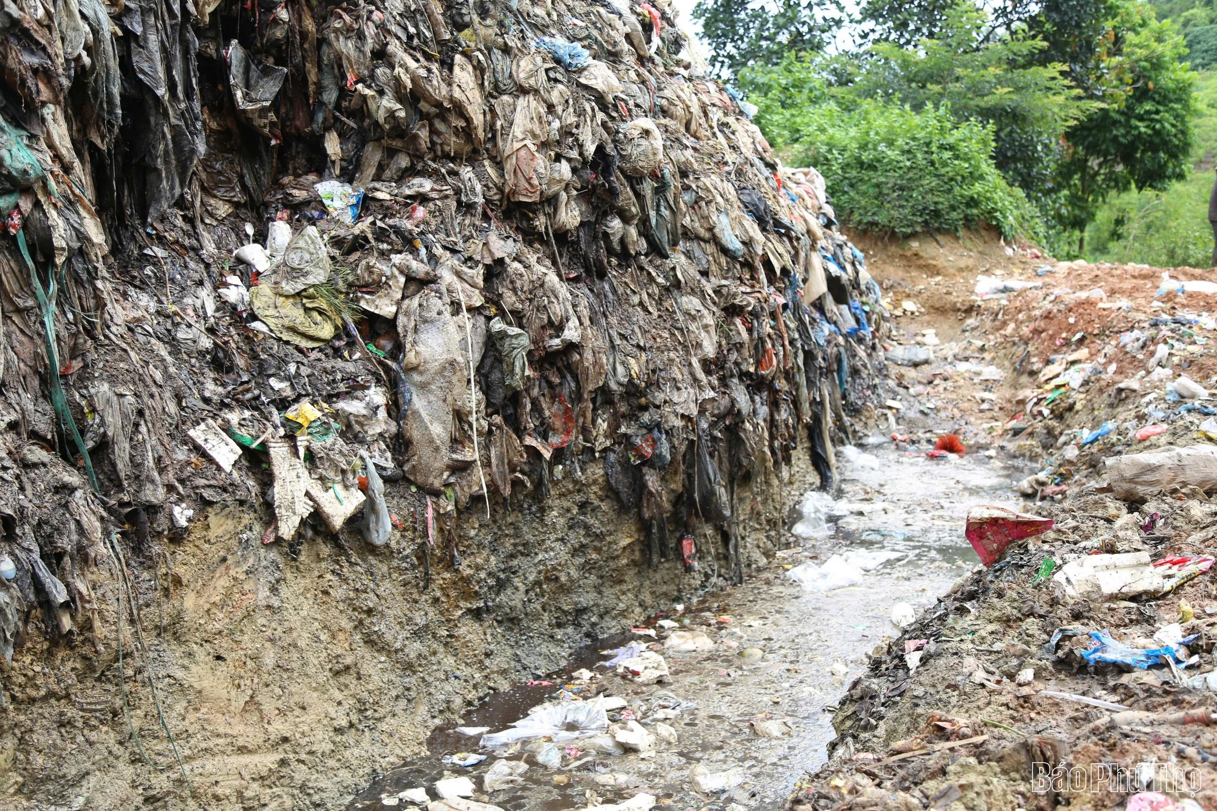 Báo động đỏ từ bãi rác Mường Động