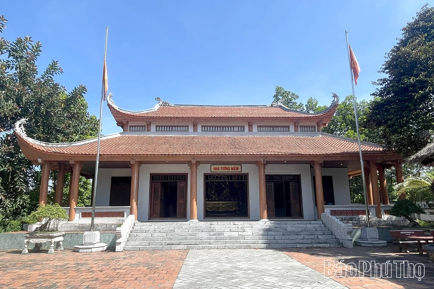 Theo “Dấu chân” Người sáng niềm tin