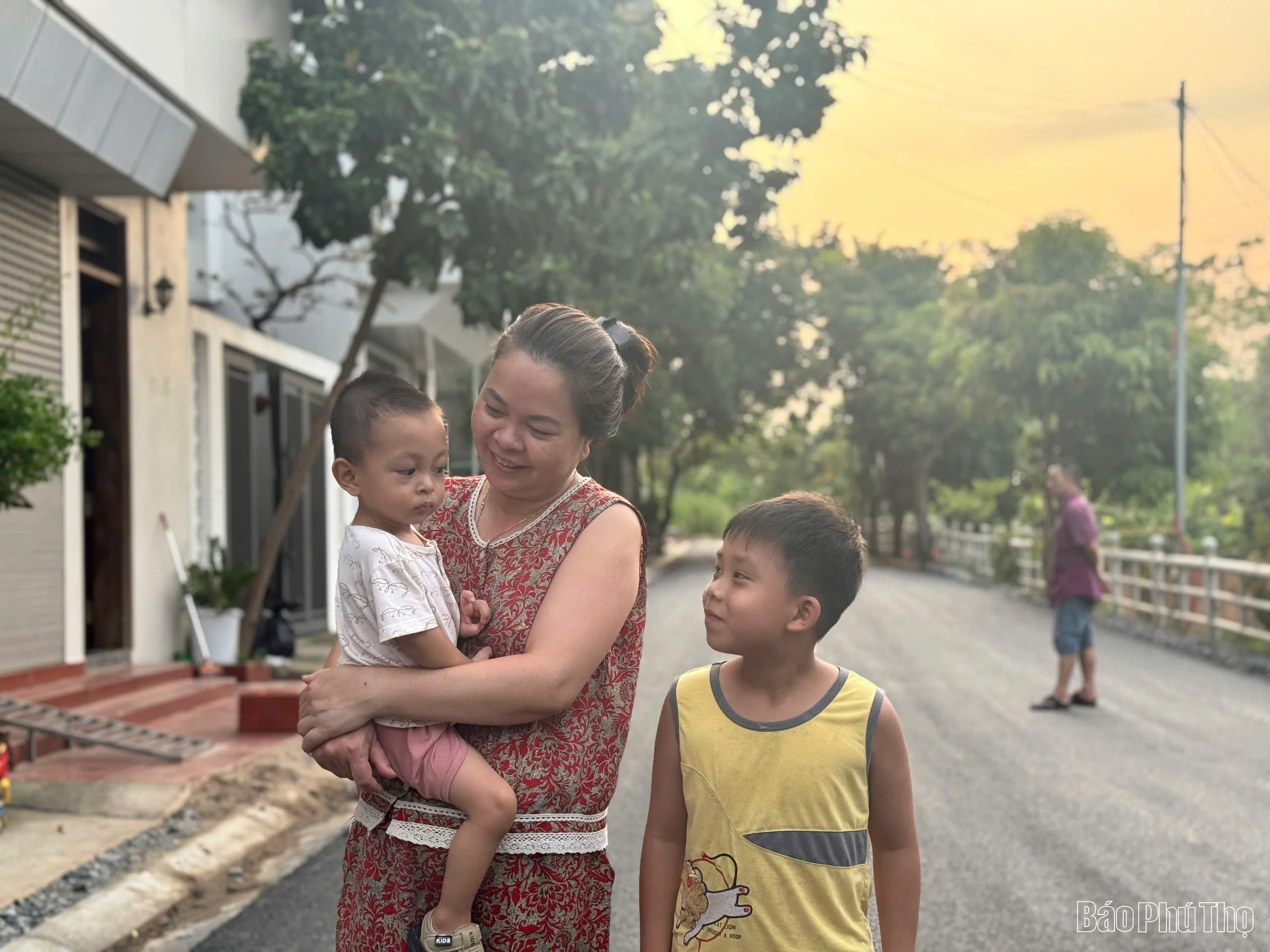 Niềm vui sau 10 năm mòn mỏi đợi đường