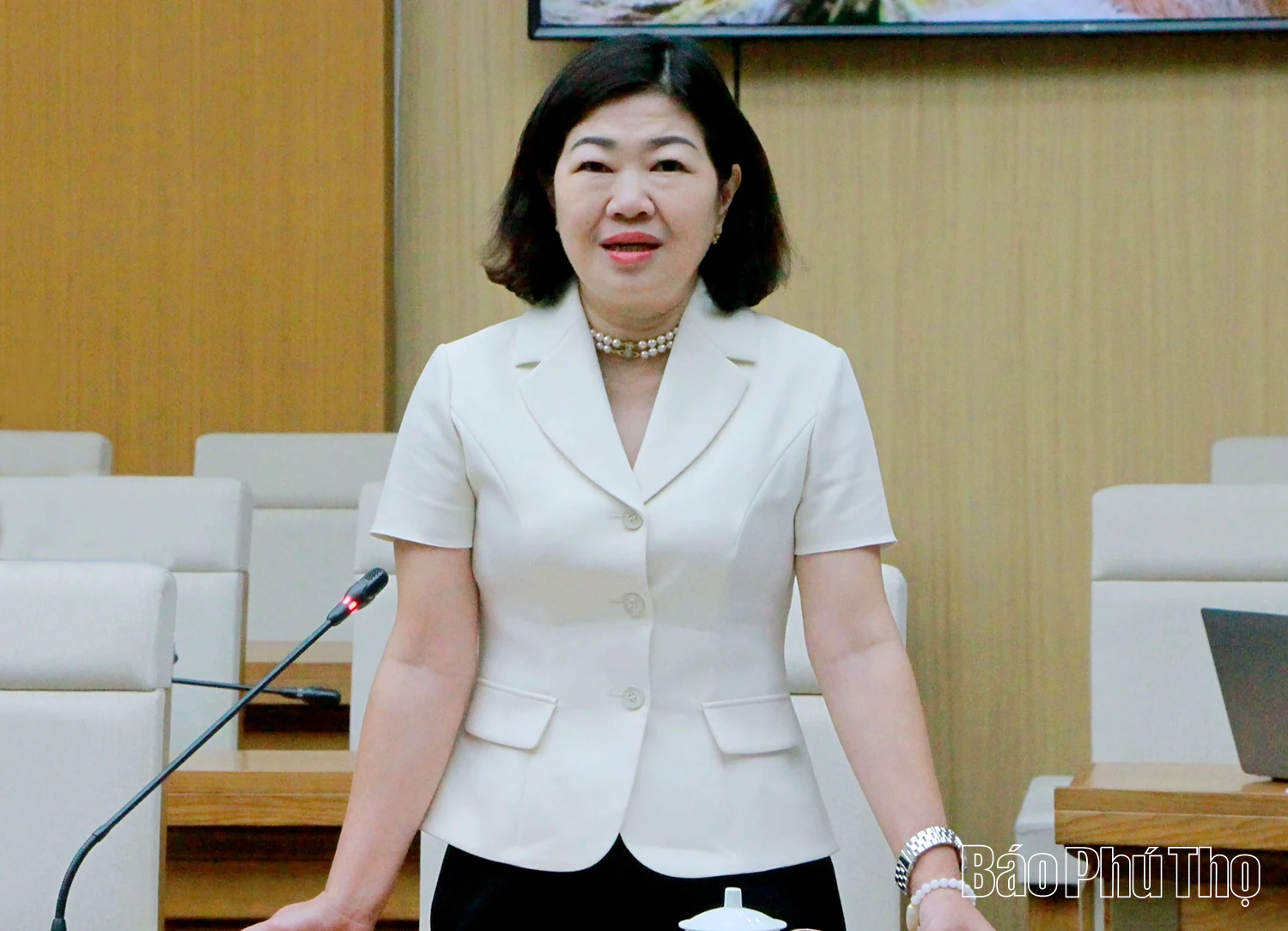 Phó Chủ tịch UBND tỉnh Nguyễn Khắc Hiếu nghe báo cáo về công tác chuẩn bị Lễ kỷ niệm 80 năm Ngày truyền thống Công an nhân dân