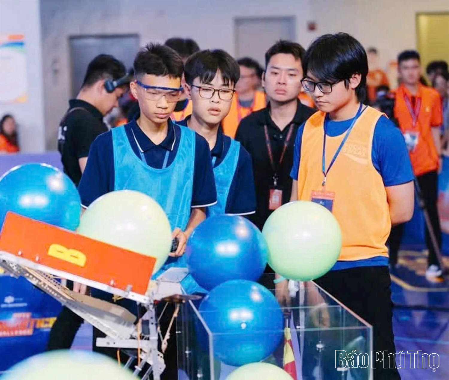 Trường THPT Chuyên Vĩnh Phúc đạt giải Á quân tại cuộc thi FPTU AI & Robotics Challenge 2025