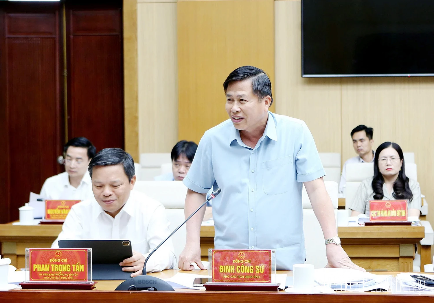 Phiên họp Hành chính tháng 7 của UBND tỉnh