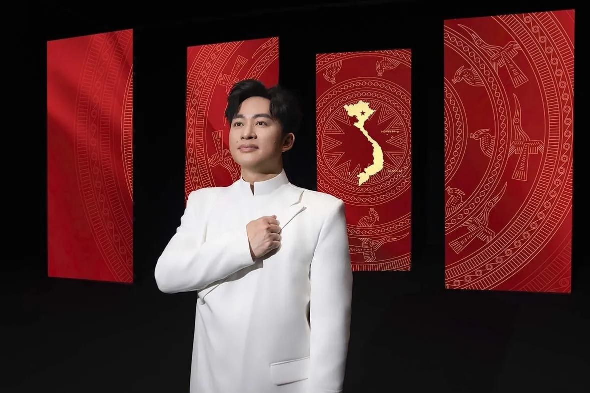 Bộ đôi Tùng Dương - Nguyễn Văn Chung gây sốt với MV mới Việt Nam - Tự hào tiếp bước tương lai