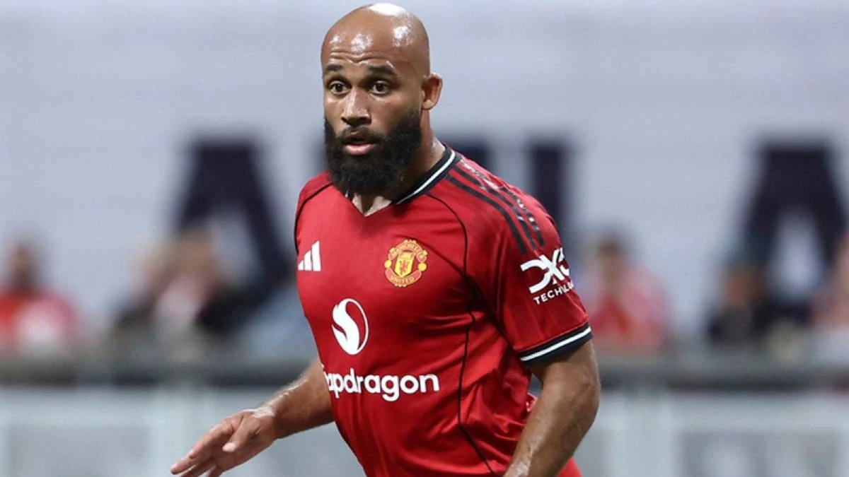 10 ngôi sao bước ra từ vùng tối Ngoại hạng Anh