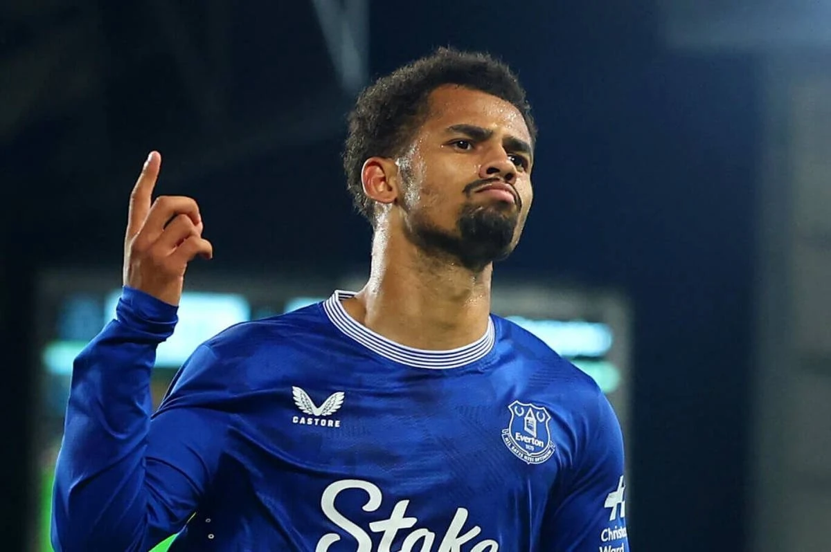 10 ngôi sao bước ra từ vùng tối Ngoại hạng Anh