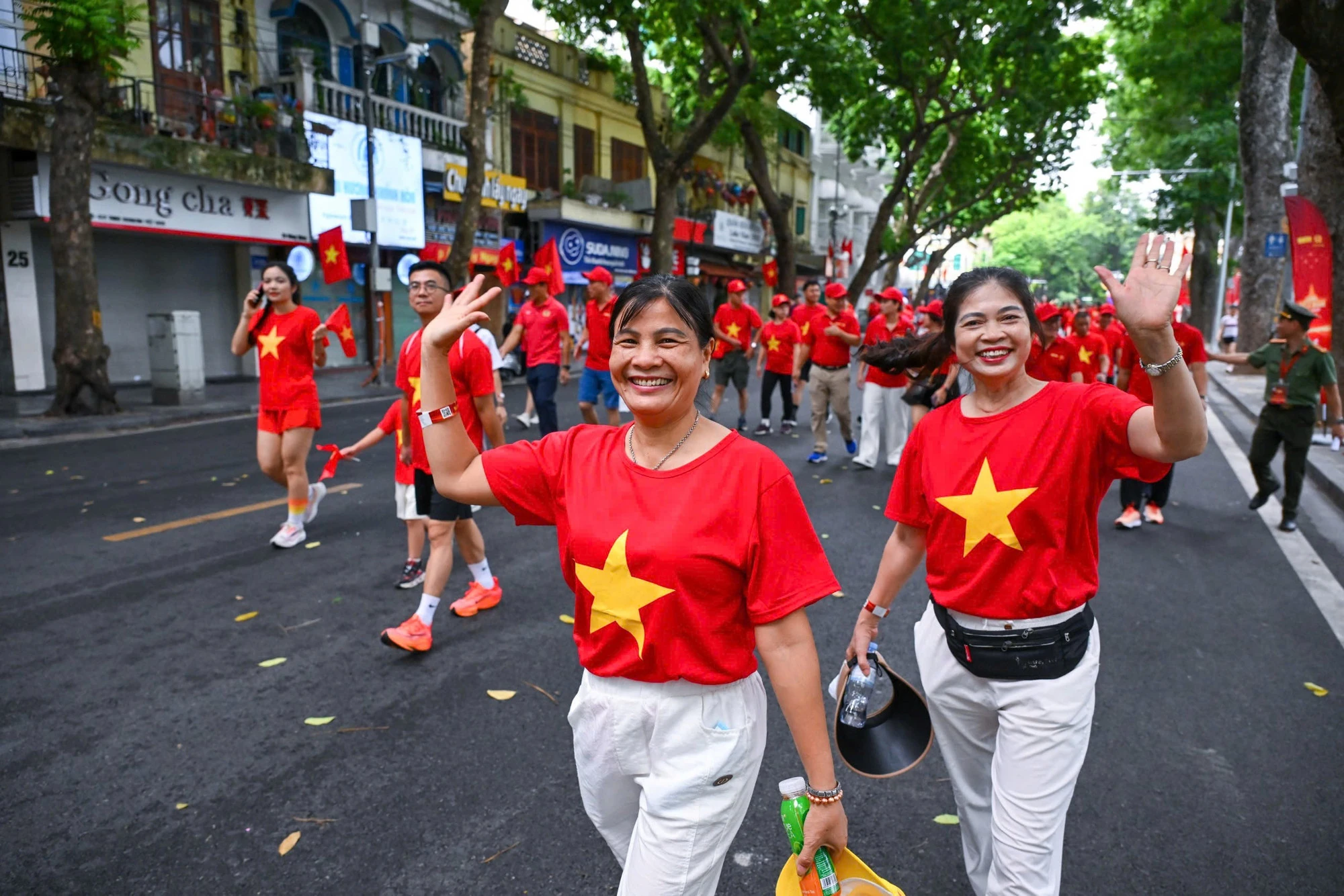 Hơn 1 triệu người cùng đi bộ vì một Việt Nam đoàn kết, hùng cường tiến vào kỷ nguyên mới