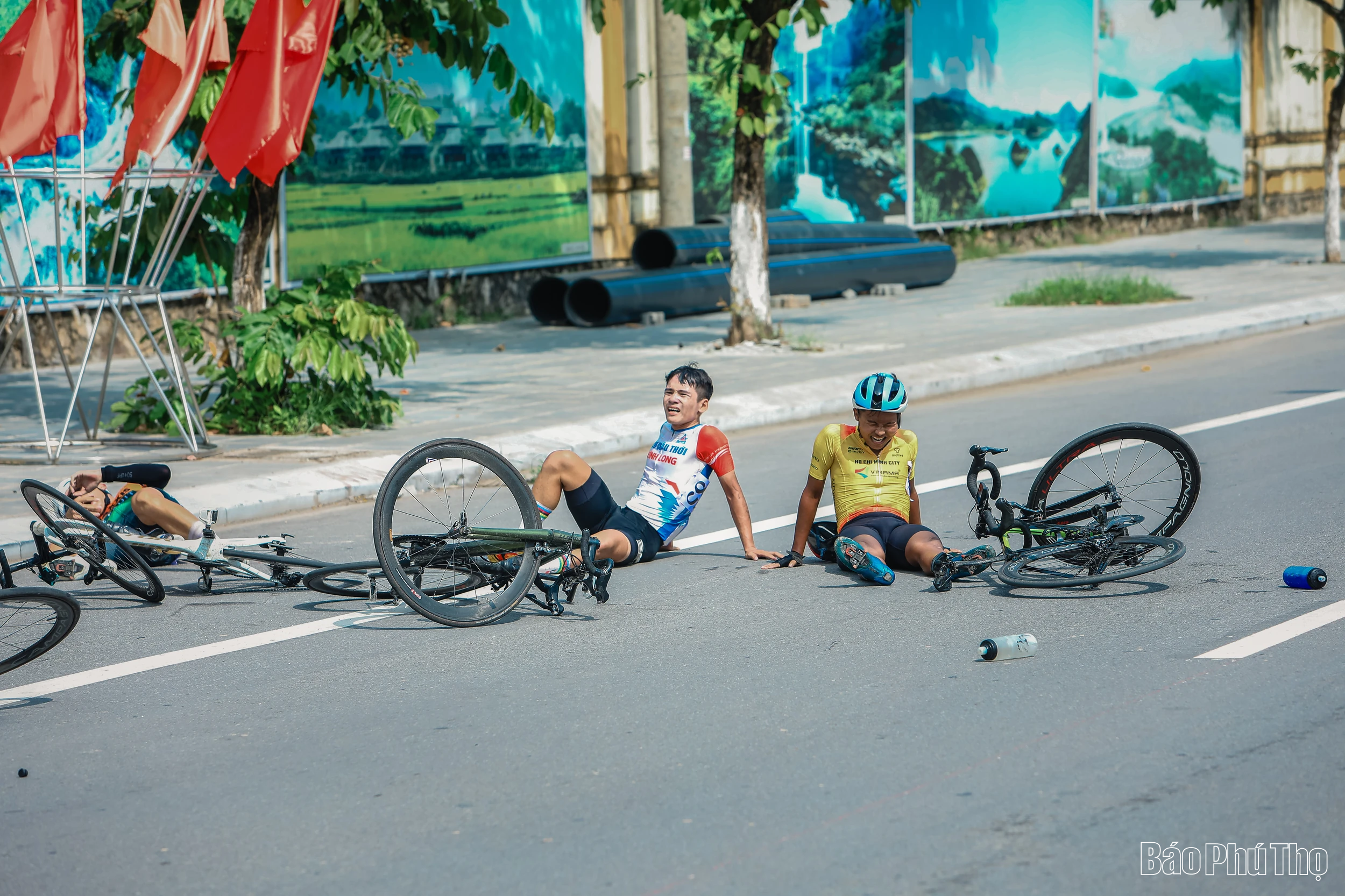 Màn so tài quyết liệt đua xe đạp đường trường