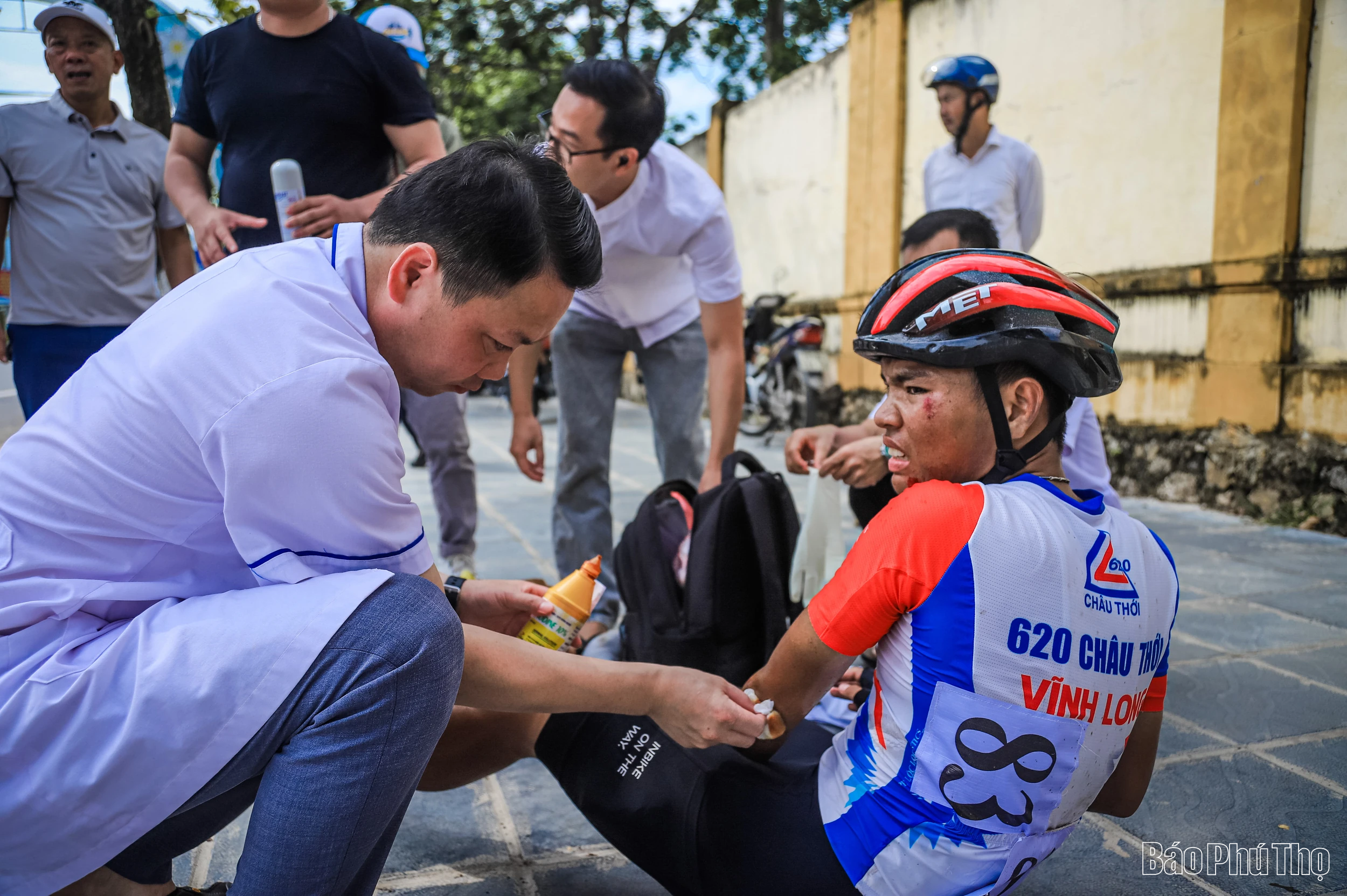 Màn so tài quyết liệt đua xe đạp đường trường