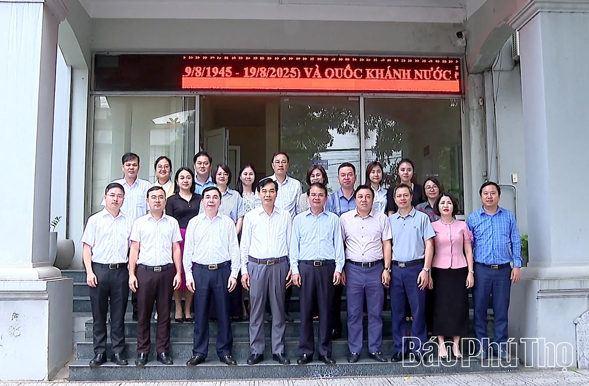 Bí thư Tỉnh uỷ Đặng Xuân Phong thăm, nắm bắt tình hình hoạt động một số sở, ngành sau hợp nhất