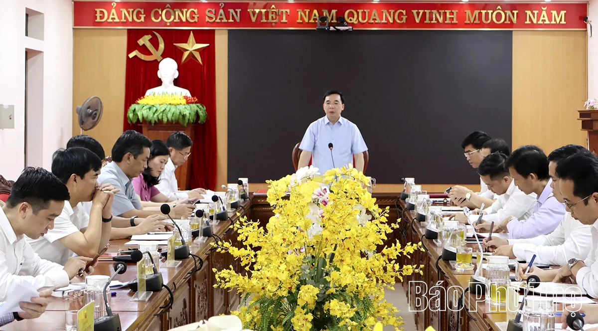 Phó Bí thư Tỉnh ủy Bùi Huy Vĩnh làm việc tại xã Cao Phong về thực hiện chính quyền địa phương 2 cấp