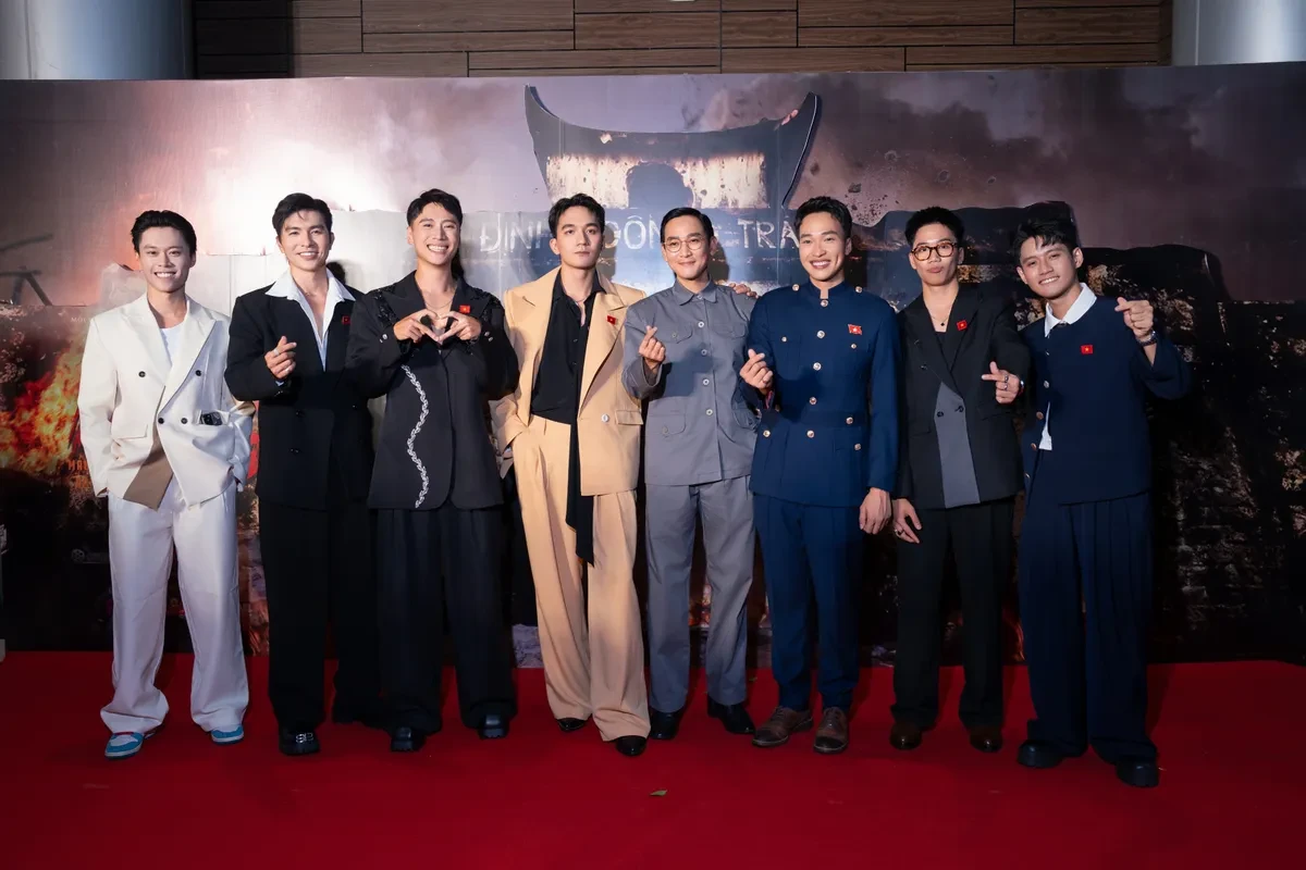 Mưa đỏ - Khốc liệt và nghẹn ngào