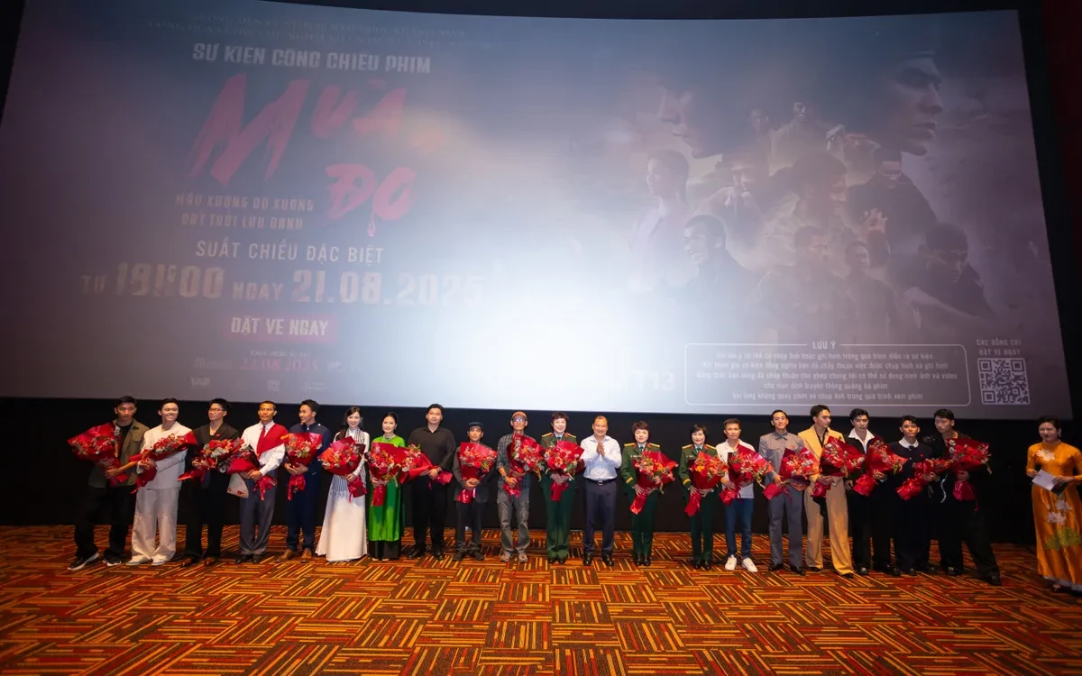 Mưa đỏ - Khốc liệt và nghẹn ngào