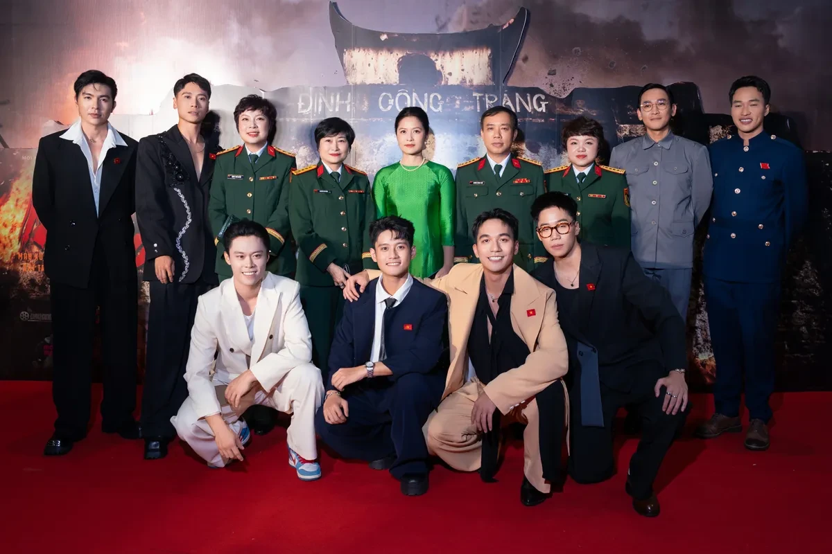 Mưa đỏ - Khốc liệt và nghẹn ngào