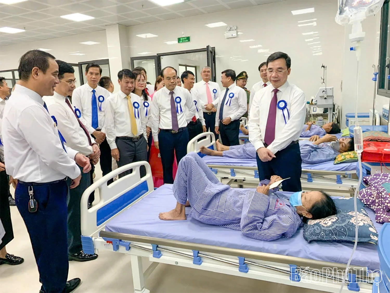 Phó Bí thư Tỉnh ủy Bùi Huy Vĩnh dự lễ khánh thành Dự án xây dựng, nâng cấp Trung tâm Y tế khu vực Yên Lạc