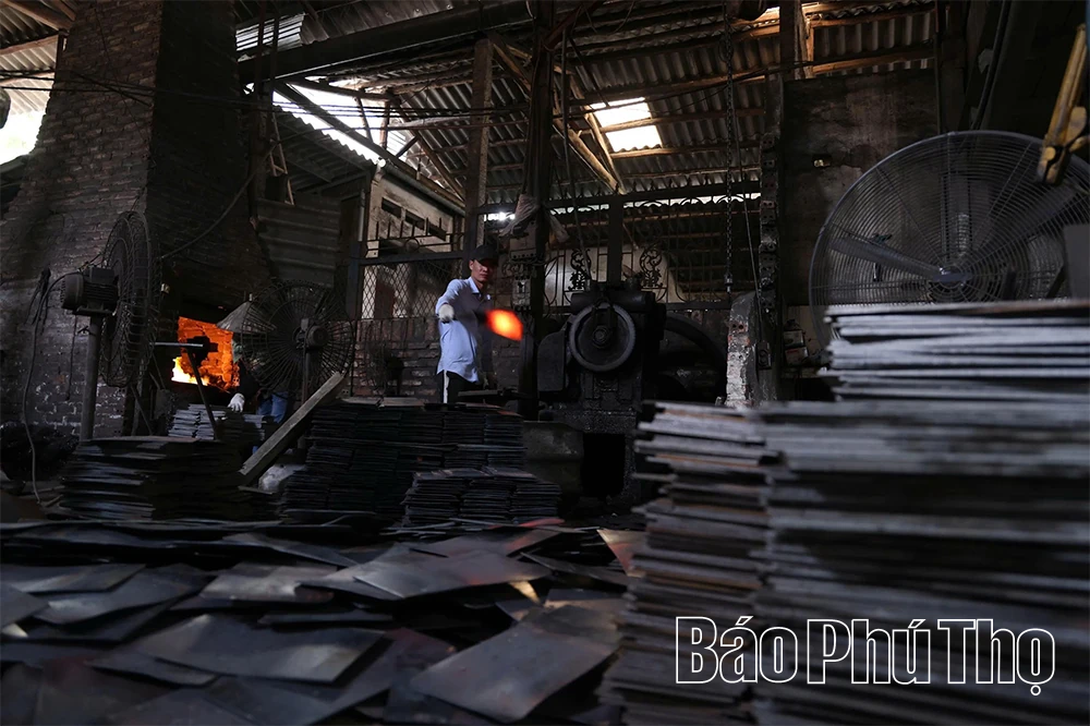 Làng rèn Lý Nhân giữ hồn nghề trong nhịp sống hiện đại