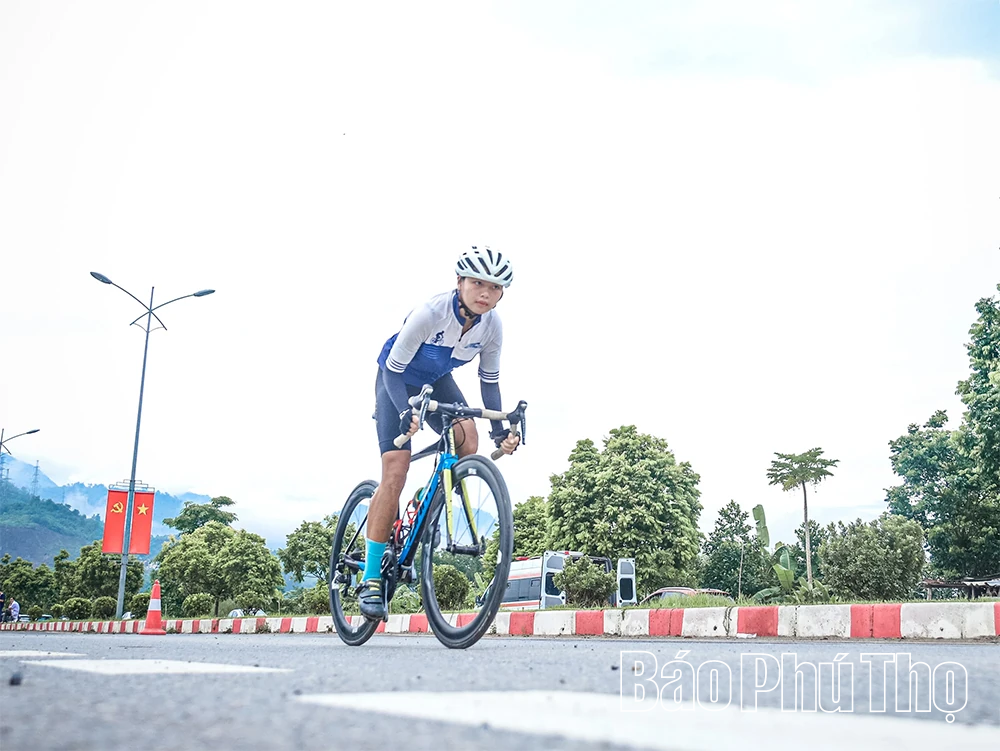 Những pha nước rút thần tốc xe đạp đường trường