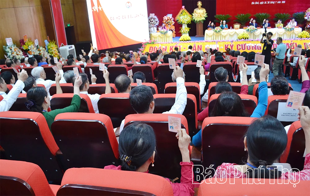 Đưa nghị quyết Đại hội Đảng vào cuộc sống ở phường đông dân nhất tỉnh