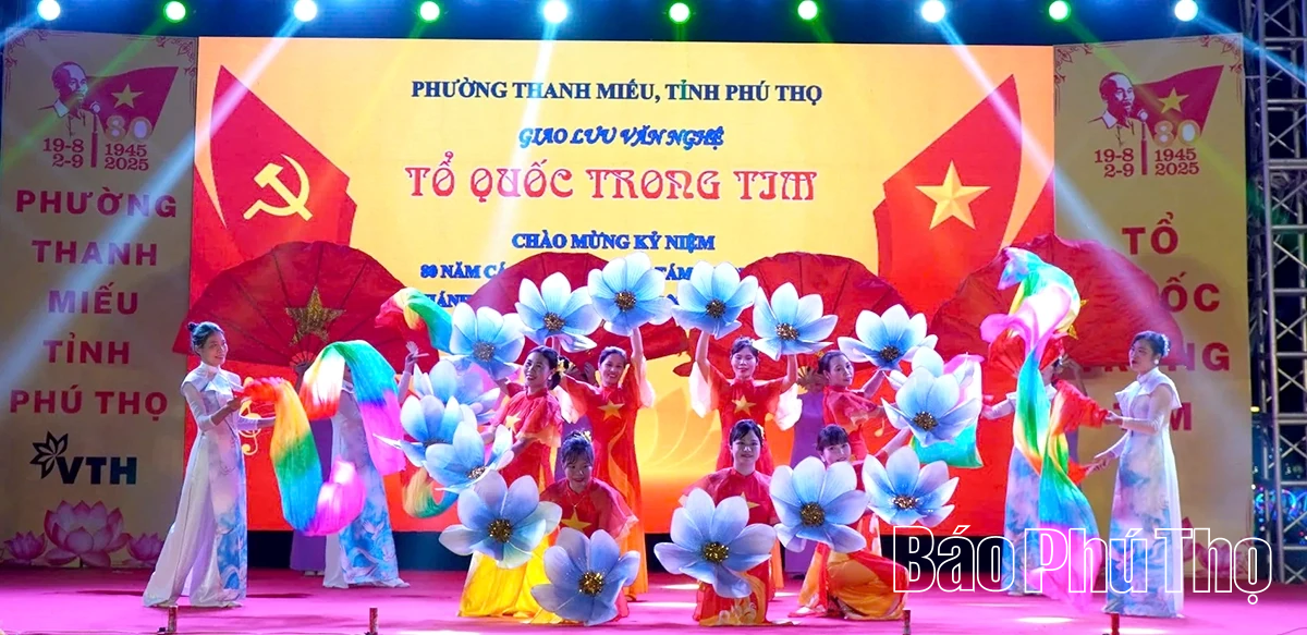 Giao lưu văn nghệ “Tổ quốc trong tim”