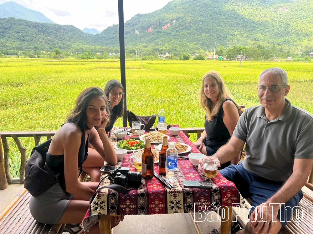 Người tiên phong “đánh thức” tiềm năng du lịch Mai Châu