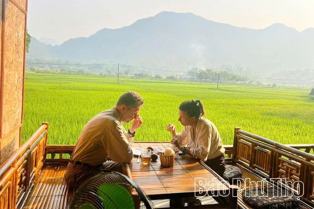 Người tiên phong “đánh thức” tiềm năng du lịch Mai Châu