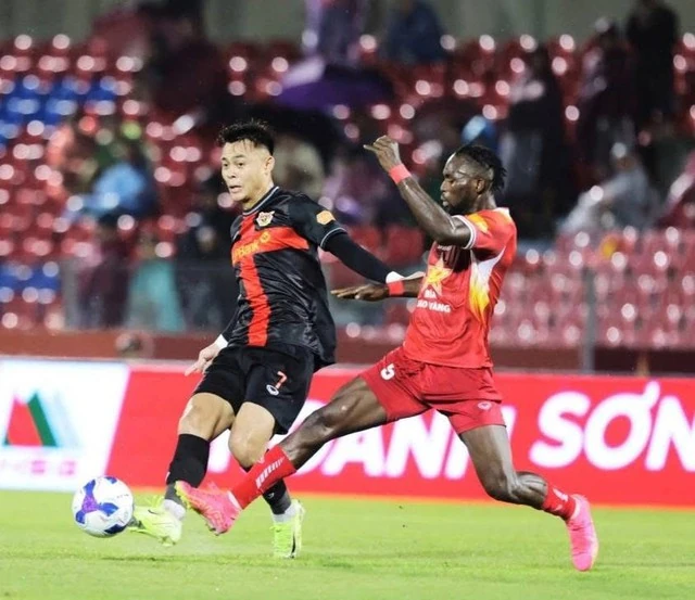 Cơ hội vàng cho những nhân tố mới đội tuyển Việt Nam: HLV Kim Sang-sik giám sát từ xa