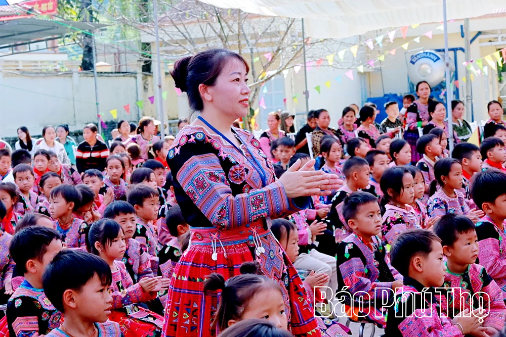 Kỳ 2: Cô giáo người Mông với lớp học “Tiếng Việt cho em”