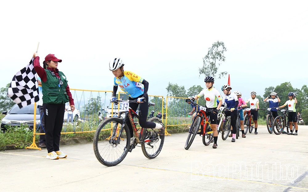 Bế mạc Giải vô địch Xe đạp đường trường và địa hình trẻ quốc gia lần thứ 30