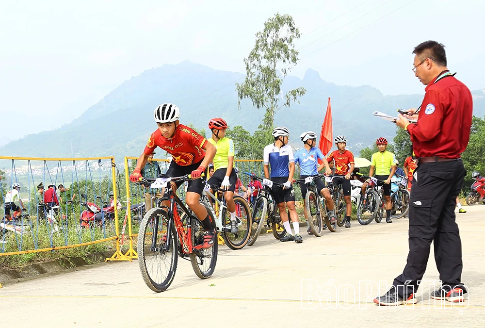 Bế mạc Giải vô địch Xe đạp đường trường và địa hình trẻ quốc gia lần thứ 30