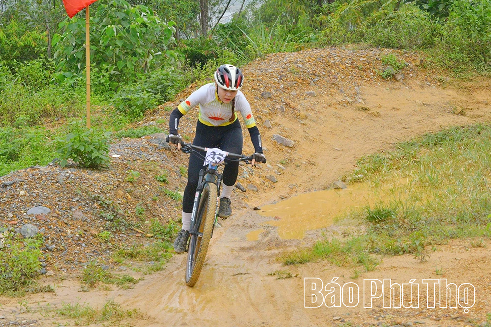 Bế mạc Giải vô địch Xe đạp đường trường và địa hình trẻ quốc gia lần thứ 30