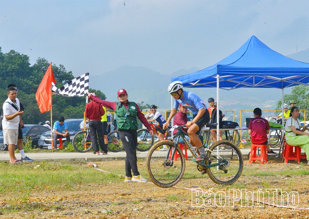Bế mạc Giải vô địch Xe đạp đường trường và địa hình trẻ quốc gia lần thứ 30
