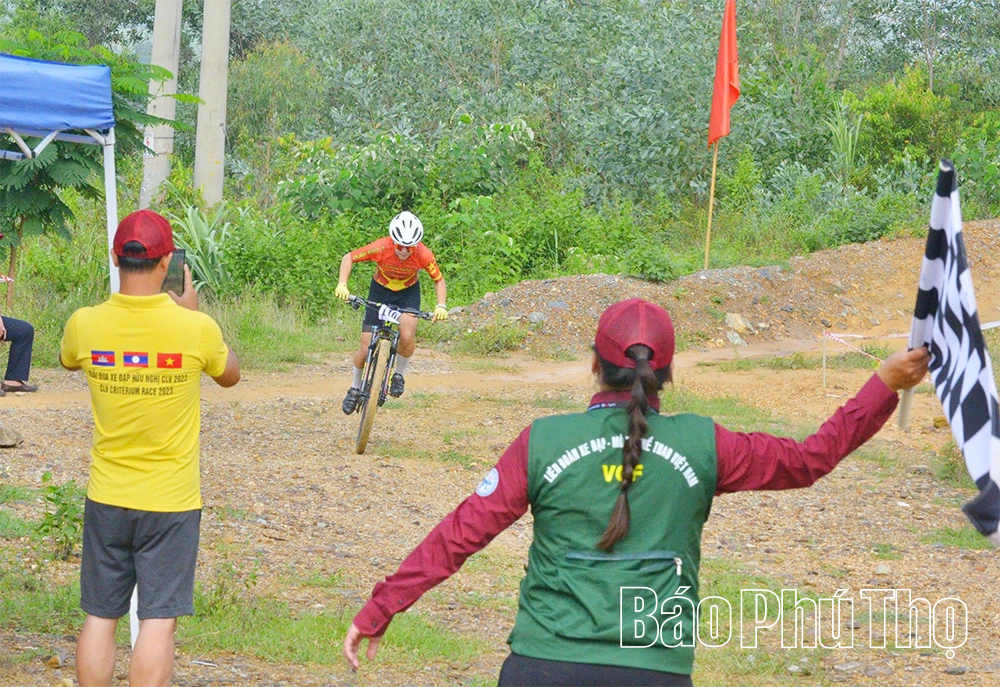 Bế mạc Giải vô địch Xe đạp đường trường và địa hình trẻ quốc gia lần thứ 30