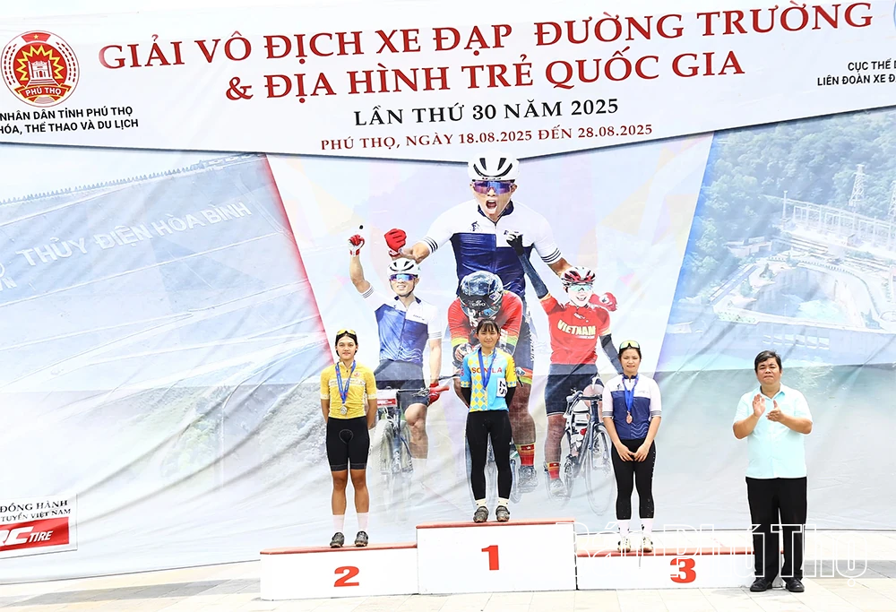 Bế mạc Giải vô địch Xe đạp đường trường và địa hình trẻ quốc gia lần thứ 30