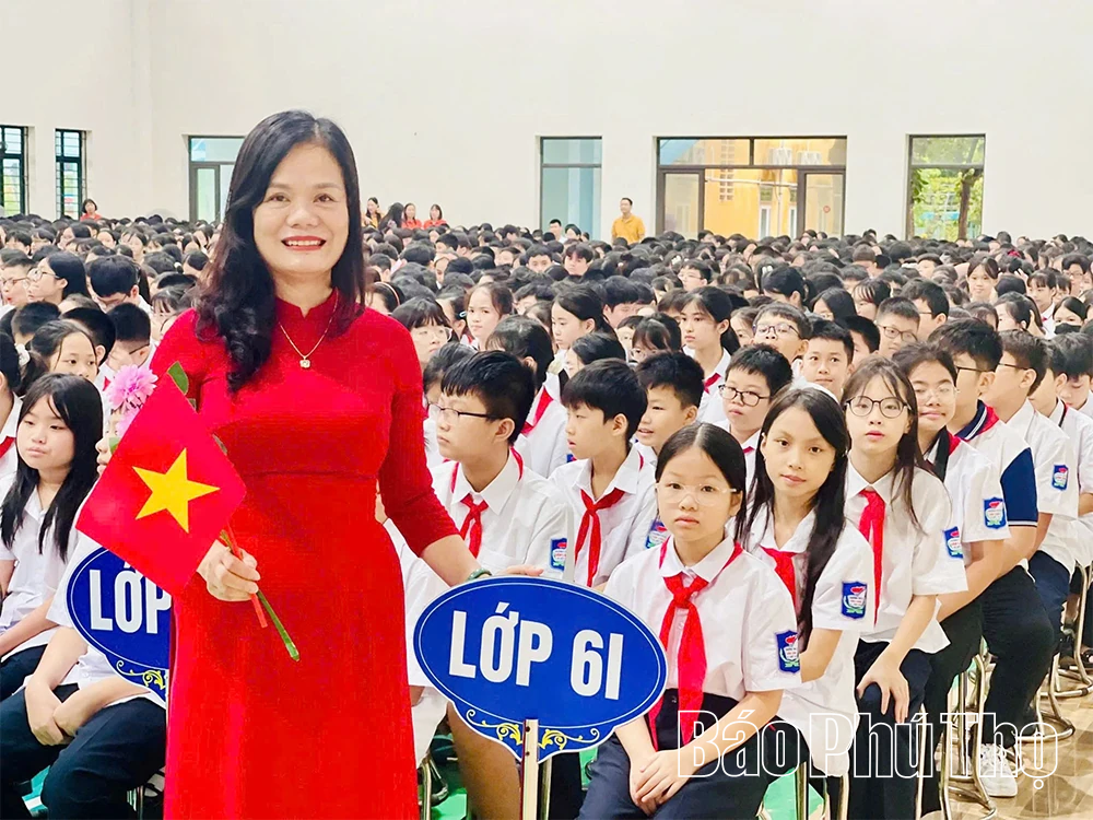 Học sinh Phú Thọ nô nức tựu trường