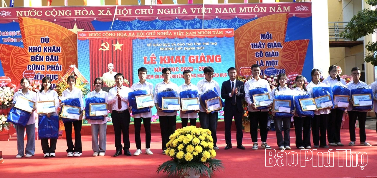 Sacombank triển khai học bổng “Ươm mầm cho những ước mơ” 2025