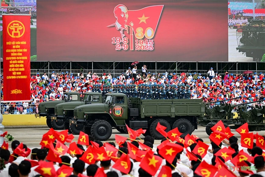 Quân đội ta - mạnh từ gốc dân, vững bởi lòng dân