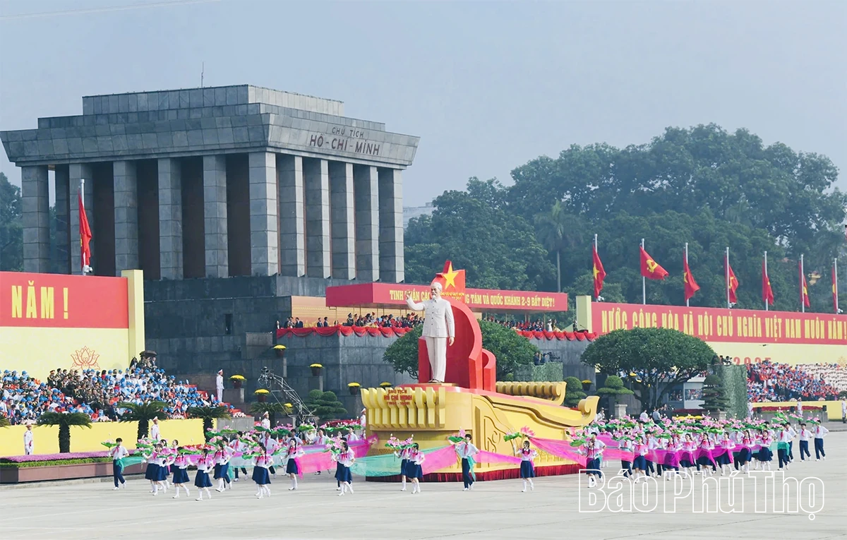 Đoàn đại biểu tỉnh Phú Thọ tham dự lễ diễu binh, diễu hành kỷ niệm 80 năm Cách mạng Tháng Tám và Quốc khánh 2/9