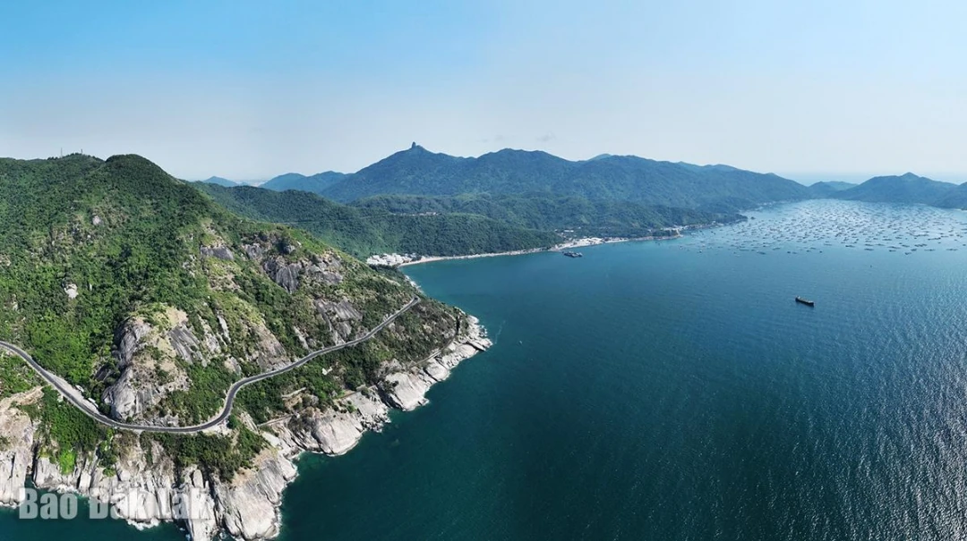 Về Vũng Rô nghe huyền thoại trên sóng nước